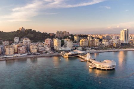 Durrësi: Oazë Bregdetare për Kulturë dhe Rekreacion